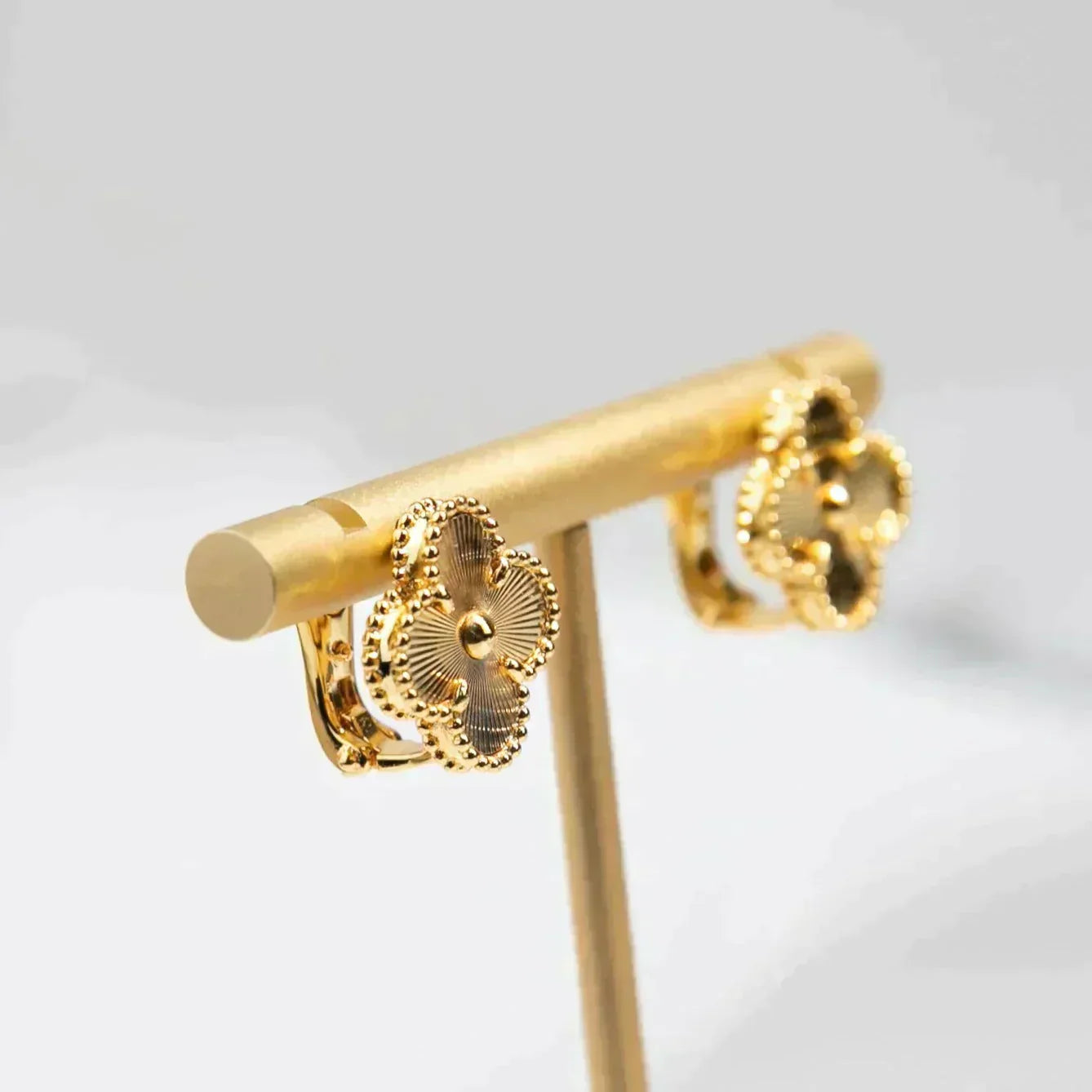 [Star Jewelry]CLOVER MEDIUM 1 MOTIFS LASER EARRINGS