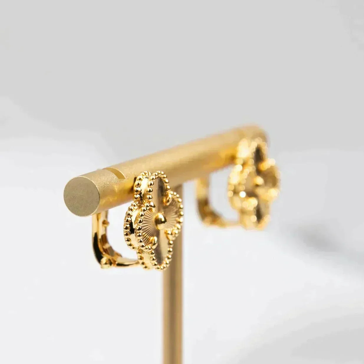 [Star Jewelry]CLOVER MEDIUM 1 MOTIFS LASER EARRINGS