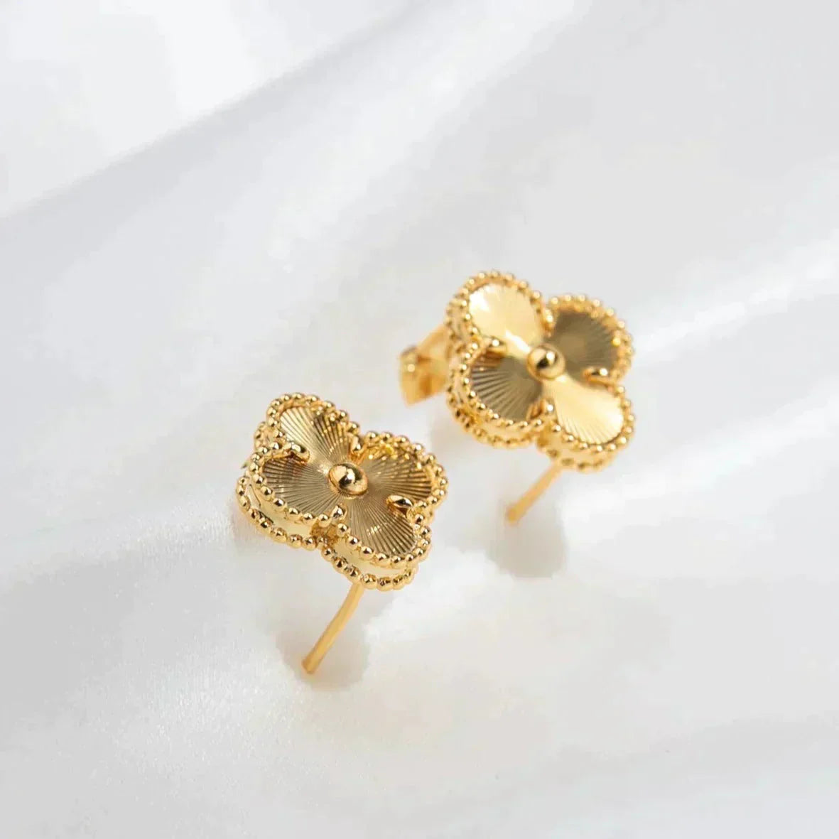 [Star Jewelry]CLOVER MEDIUM 1 MOTIFS LASER EARRINGS