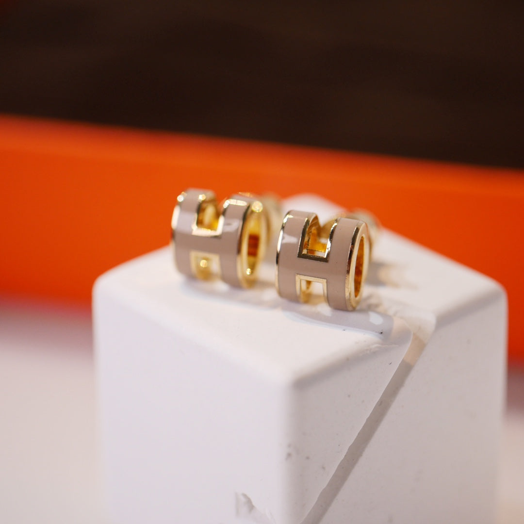 [Star Jewelry]MINI POP H GOLD EARRINGS GREY