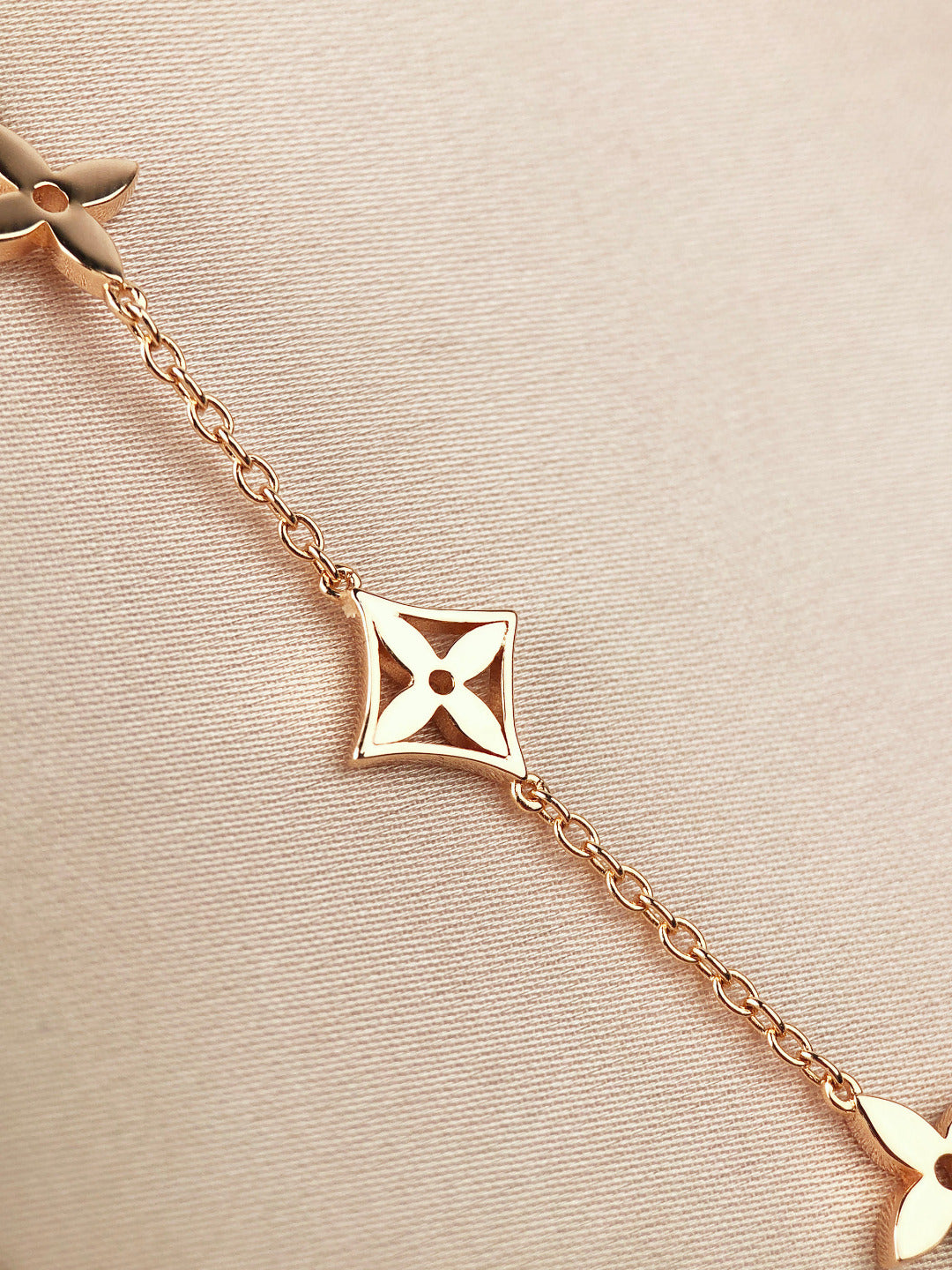 [Star Jewelry]STAR AND SUN 7 MOTIFS GOLD BRACELET