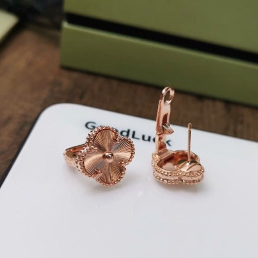[Star Jewelry]CLOVER MEDIUM STUD EARRINGS