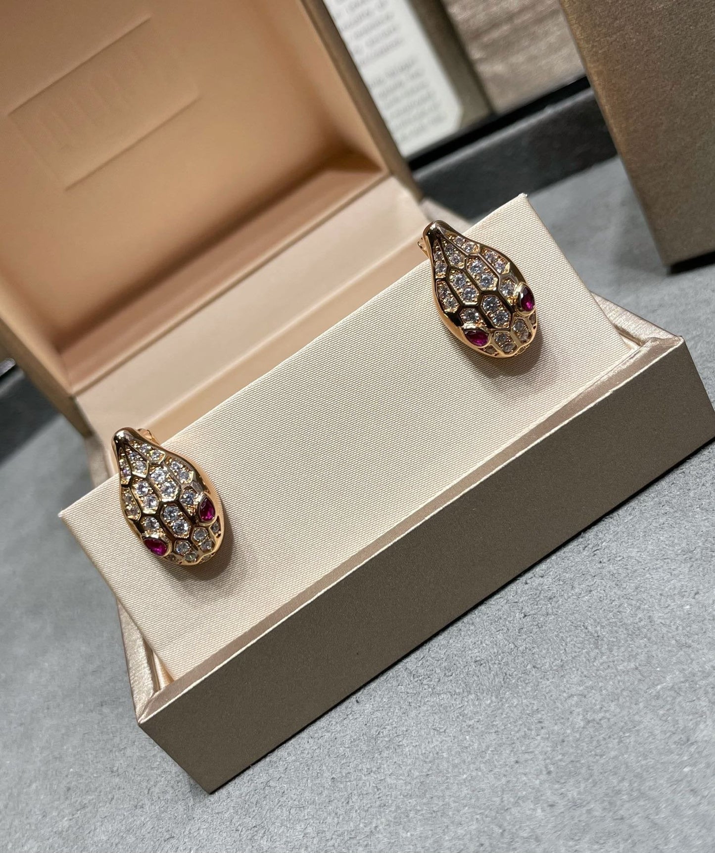 [Star Jewelry]SERPENT DIAMOND STUD EARRINGS