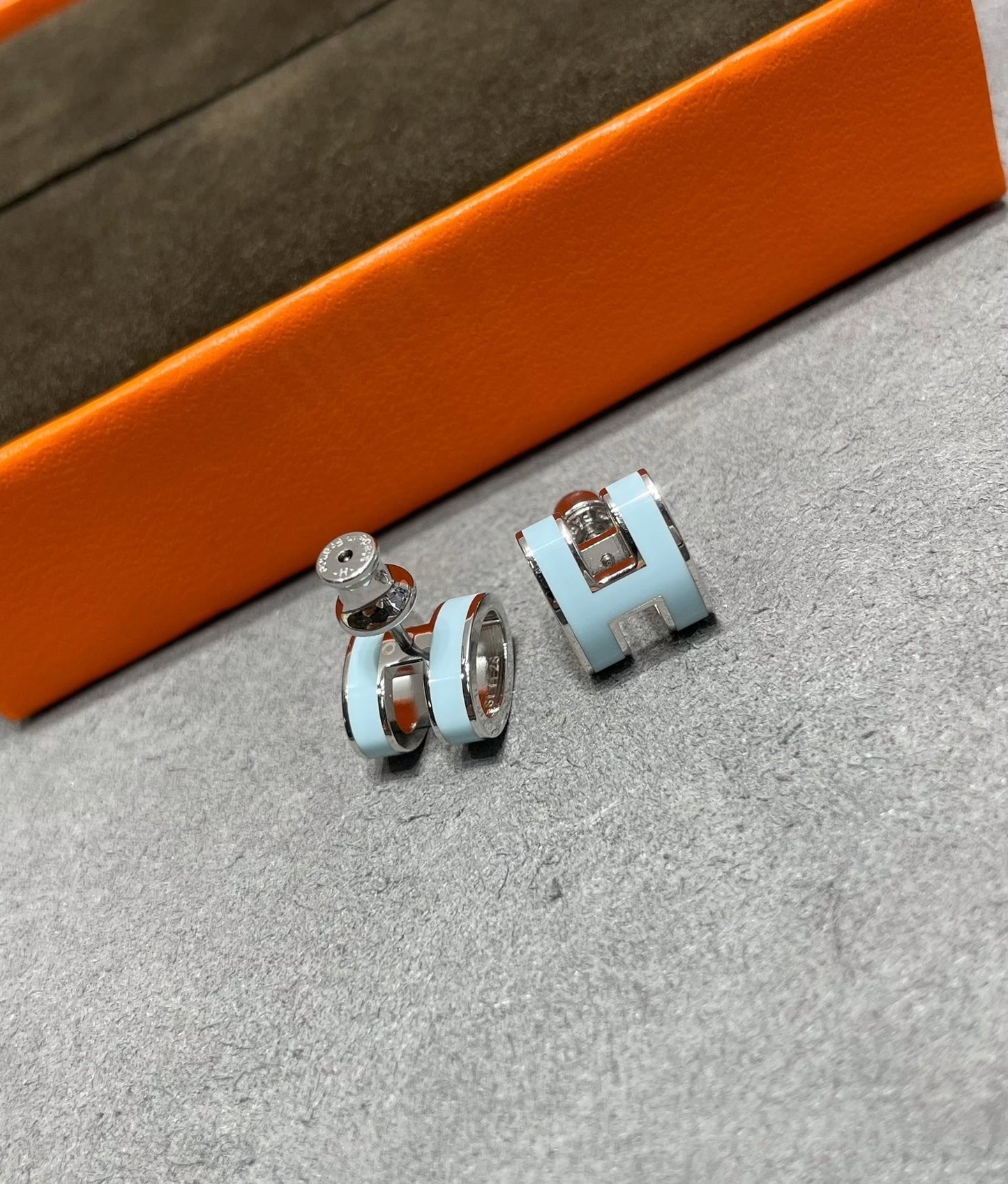 [Star Jewelry]POP H SKY BLUE STUD EARRINGS