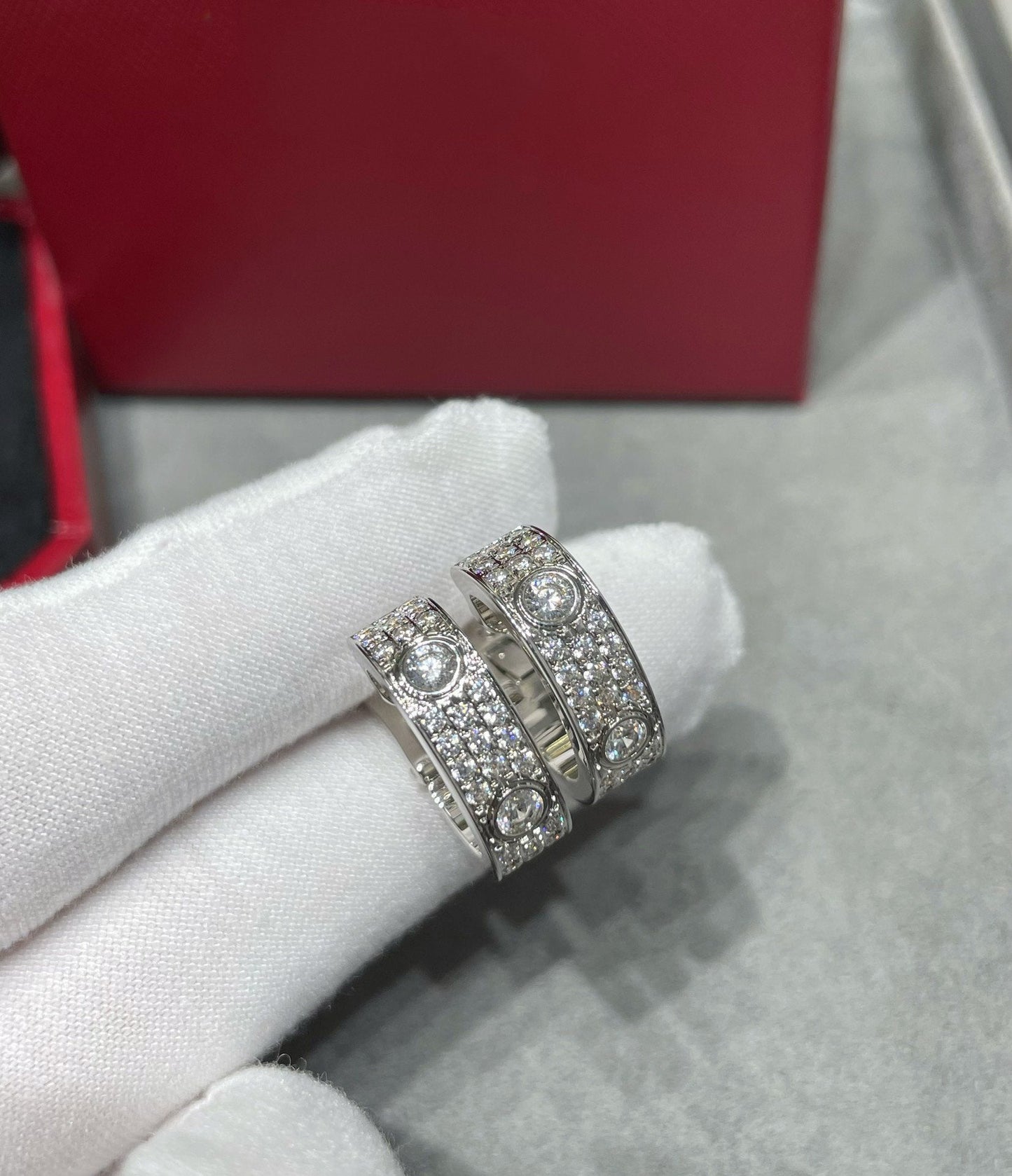 [Star Jewelry]LOVE 5.5MM DIAMOND PAVED EARRINGS