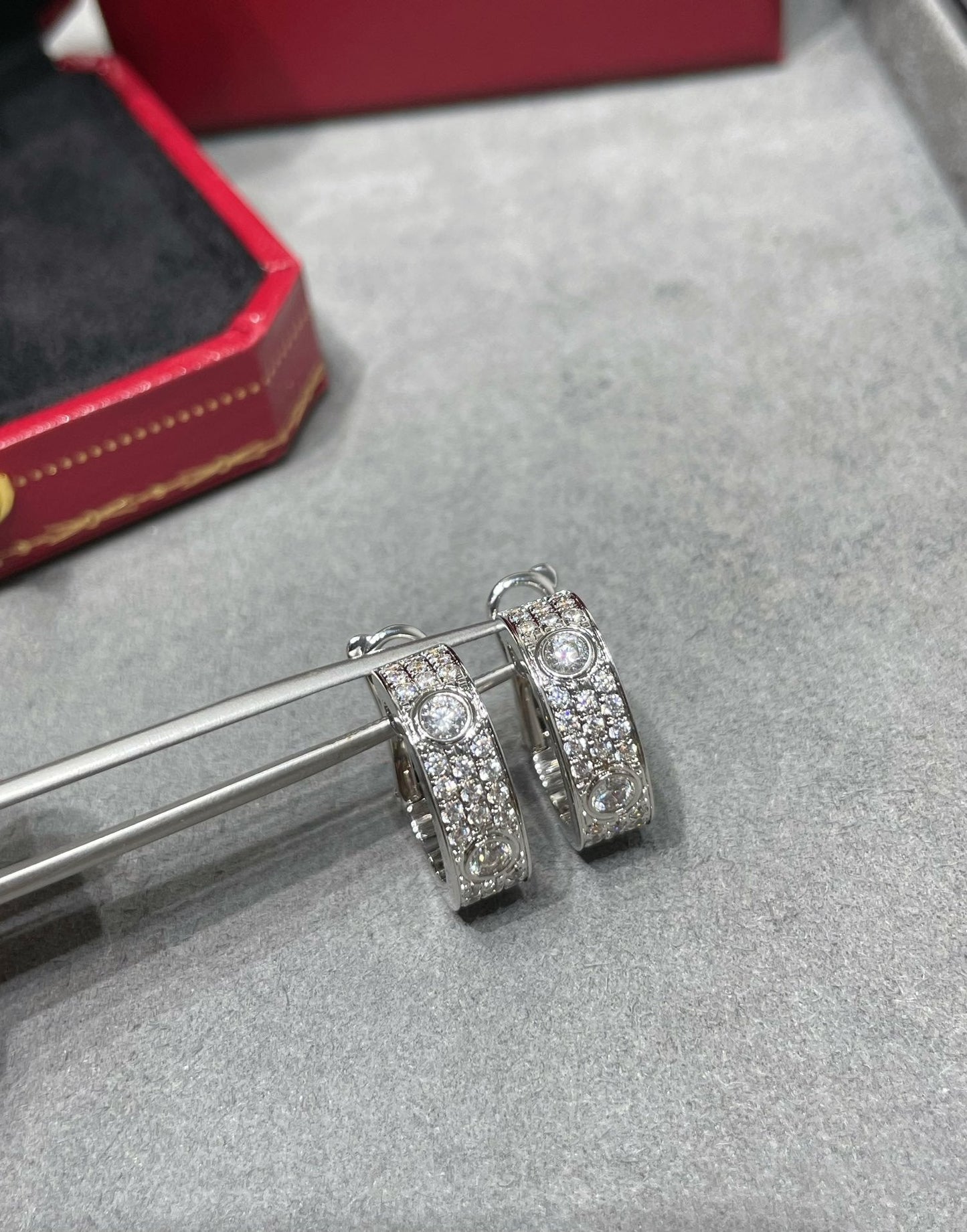 [Star Jewelry]LOVE 5.5MM DIAMOND PAVED EARRINGS
