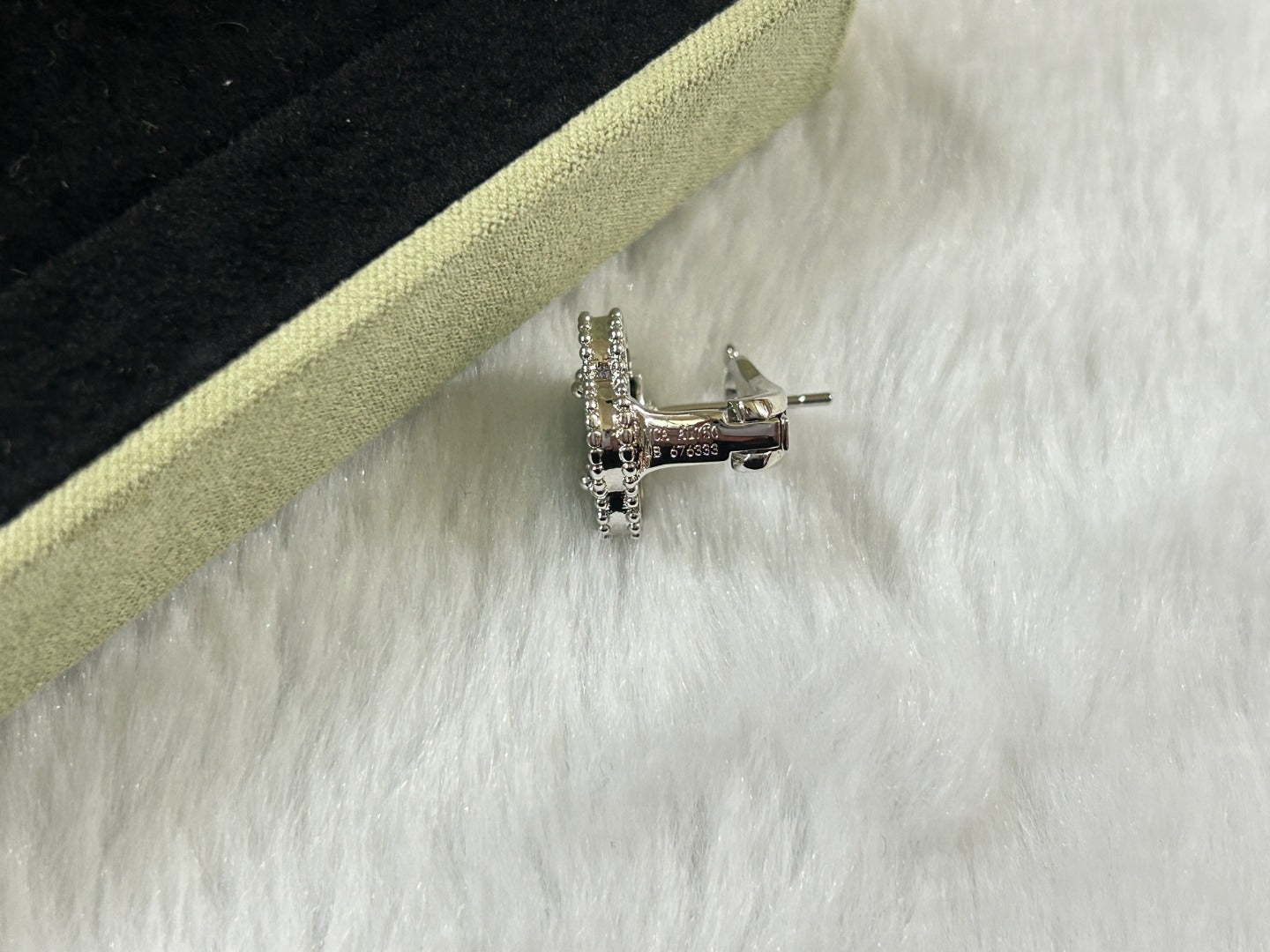 [Star Jewelry]CLOVER PIETERSITE MEDIUM STUD EARRINGS