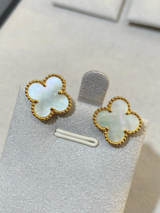 [Star Jewelry] CLOVER LARGE (20mm) 1 MOTIFS WHITE MOP STUD EARRINGS