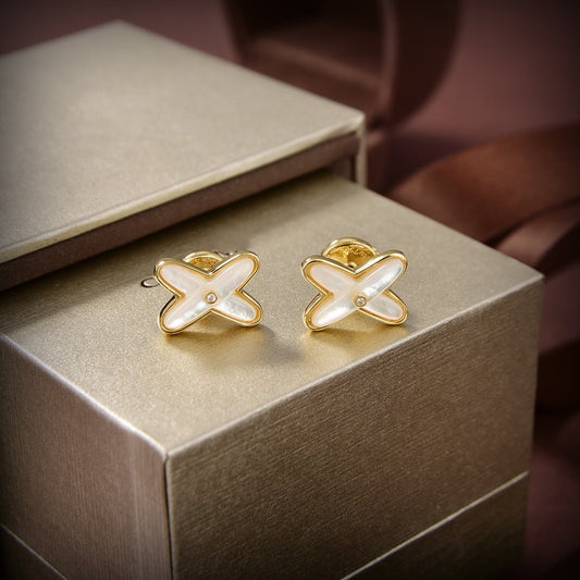 [Star Jewelry]JEUX DE WHITE MOP GOLD DIAMOND EARRINGS