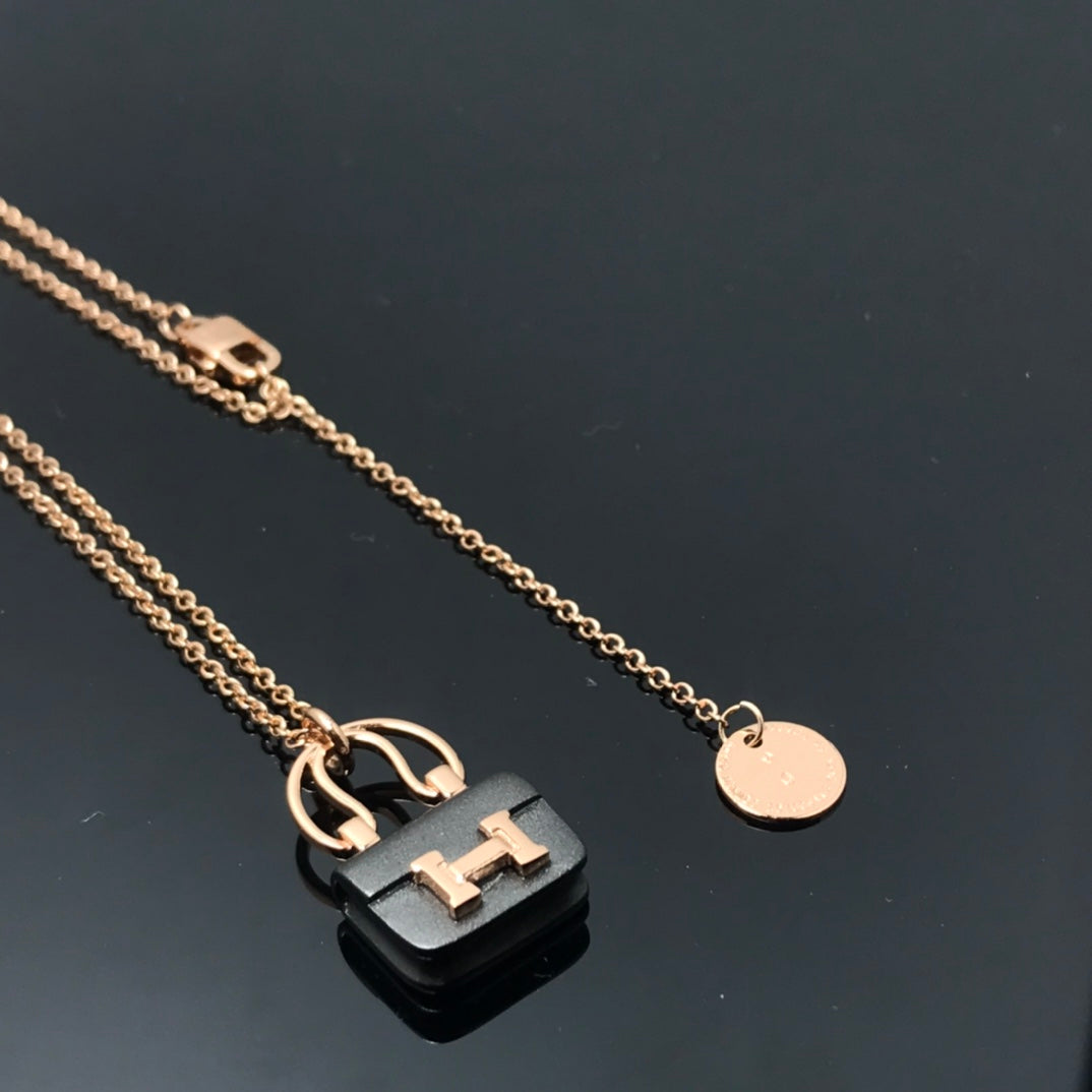 [Star Jewelry]WOMEN'S HM AMULETTES CONSTANCE PENDANT NECKLACE