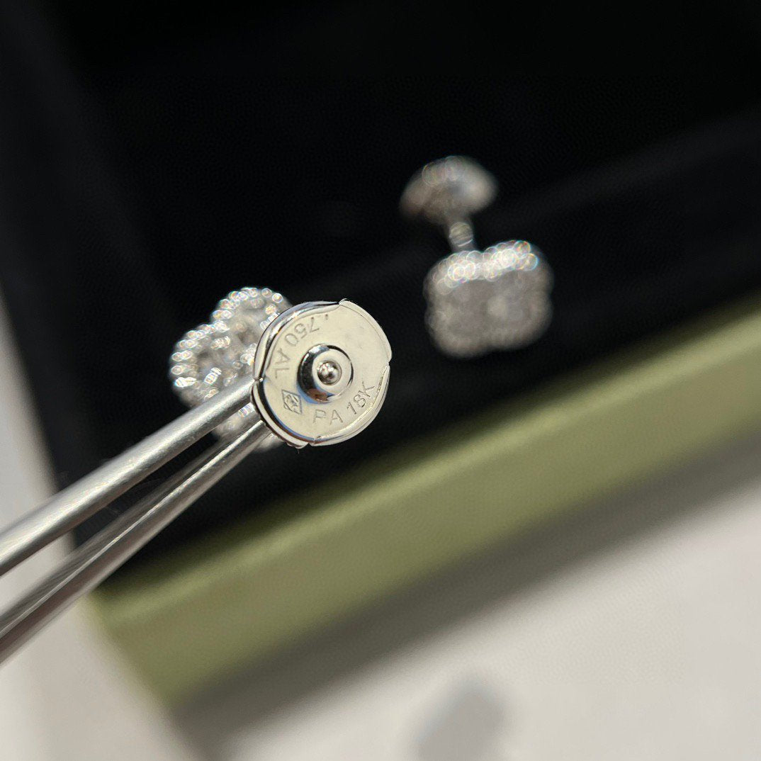 [Star Jewelry]CLOVER MINI DIAMOND STUD EARRINGS