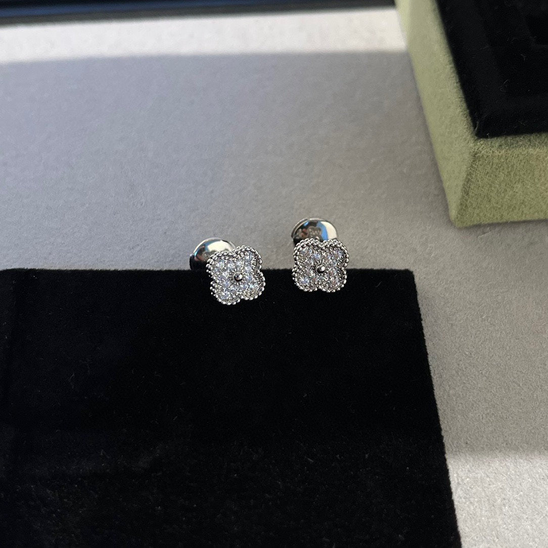 [Star Jewelry]CLOVER MINI DIAMOND STUD EARRINGS